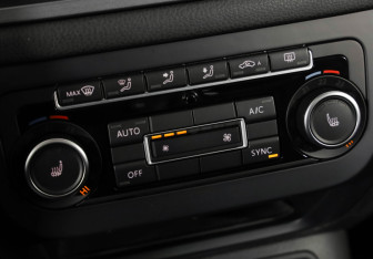 Подержанный автомобиль Volkswagen Tiguan 2014 года (16 фото)