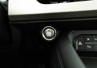 Подержанный автомобиль Haval F7 2024 года (19 фото)