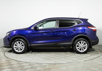 Подержанный автомобиль Nissan Qashqai 2014 года (8 фото)