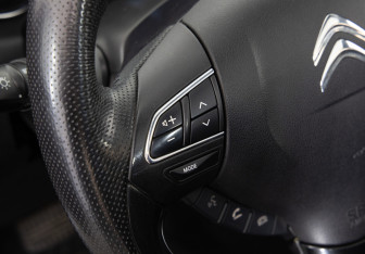 Подержанный автомобиль Citroen C4 Aircross 2014 года (20 фото)