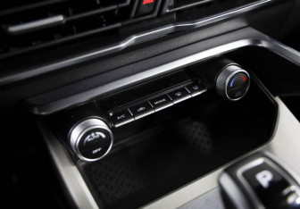 Подержанный автомобиль Geely Coolray 2021 года (14 фото)