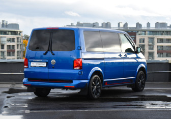 Подержанный автомобиль Volkswagen Caravelle 2021 года (4 фото)