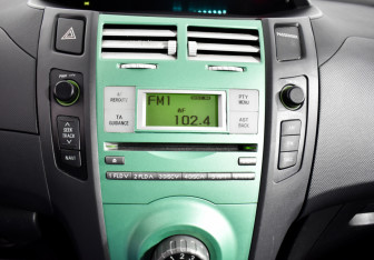 Подержанный автомобиль Toyota Yaris Hatchback 2006 года (15 фото)