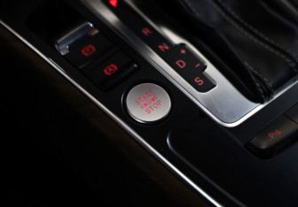 Подержанный автомобиль Audi Q5 2012 года (15 фото)