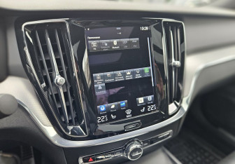 Подержанный автомобиль Volvo S60 2020 года (17 фото)