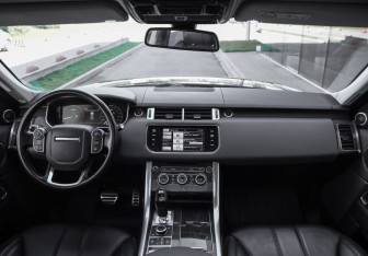 Подержанный автомобиль Land Rover Range Rover Sport 2015 года (13 фото)