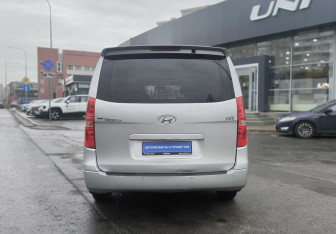 Подержанный автомобиль Hyundai Grand Starex 2008 года (5 фото)