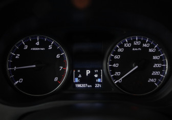 Подержанный автомобиль Mitsubishi Outlander 2020 года (13 фото)