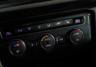 Подержанный автомобиль Volkswagen Tiguan 2019 года (16 фото)