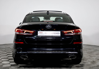 Подержанный автомобиль Kia Optima Sedan 2018 года (6 фото)