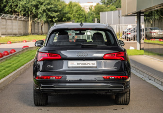 Подержанный автомобиль Audi Q5 2019 года (7 фото)