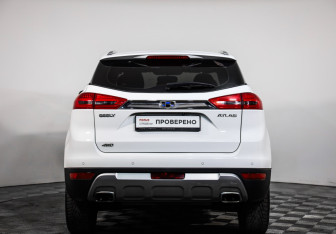 Подержанный автомобиль Geely Atlas 2018 года (5 фото)