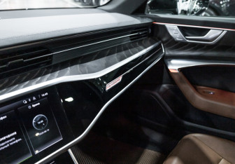 Подержанный автомобиль Audi A6 Sedan 2023 года (23 фото)
