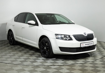 Подержанный автомобиль Skoda Octavia Liftback 2015 года (3 фото)