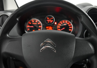 Подержанный автомобиль Citroen Berlingo 2021 года (17 фото)