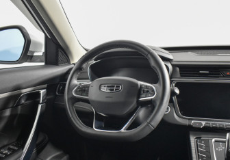 Подержанный автомобиль Geely Atlas Pro 2021 года (15 фото)