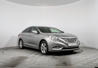 Подержанный автомобиль Hyundai Sonata 2011 года (3 фото)