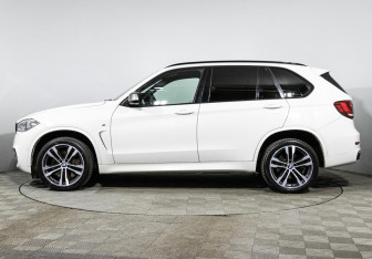 Подержанный автомобиль BMW X5 2014 года (8 фото)