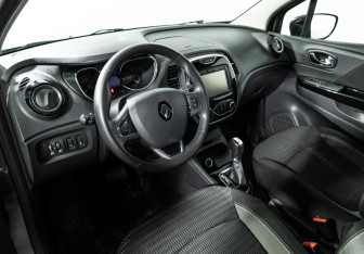 Подержанный автомобиль Renault Kaptur 2016 года (11 фото)