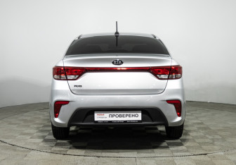 Подержанный автомобиль Kia Rio Sedan 2017 года (6 фото)