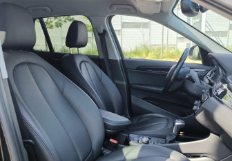 Подержанный автомобиль BMW X1 2017 года (19 фото)