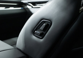 Подержанный автомобиль Zeekr 009 2023 года (18 фото)