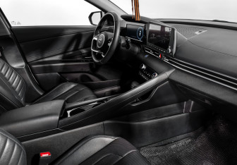 Подержанный автомобиль Hyundai Elantra Sedan 2022 года (14 фото)