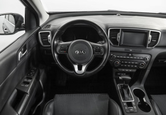 Подержанный автомобиль Kia Sportage 2018 года (11 фото)