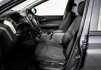 Подержанный автомобиль SsangYong Kyron 2010 года (10 фото)