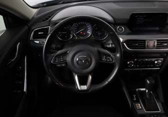 Подержанный автомобиль Mazda 6 Sedan 2017 года (10 фото)