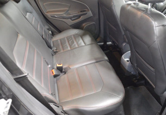 Подержанный автомобиль Ford EcoSport 2015 года (13 фото)