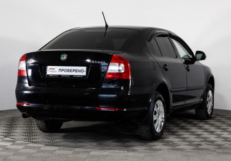 Подержанный автомобиль Skoda Octavia Liftback 2011 года (5 фото)