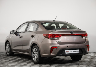 Подержанный автомобиль Kia Rio Sedan 2020 года (7 фото)