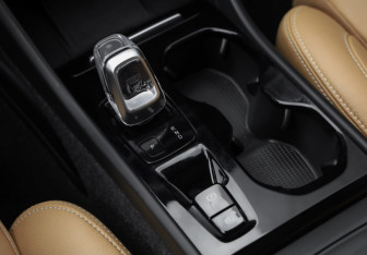 Подержанный автомобиль Volvo XC40 2021 года (23 фото)