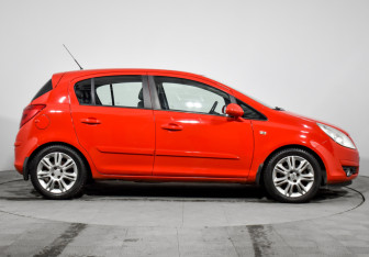 Подержанный автомобиль Opel Corsa 2007 года (4 фото)
