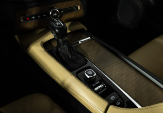 Подержанный автомобиль Volvo XC90 2017 года (22 фото)