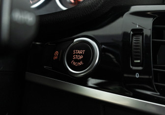 Подержанный автомобиль BMW X3 2014 года (20 фото)