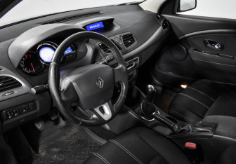 Подержанный автомобиль Renault Megane Hatchback 2013 года (9 фото)