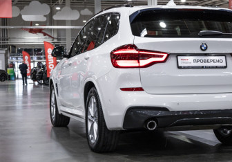Подержанный автомобиль BMW X3 2019 года (9 фото)