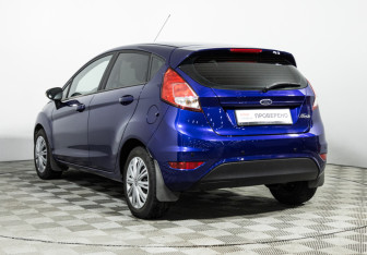 Подержанный автомобиль Ford Fiesta Hatchback 2016 года (7 фото)