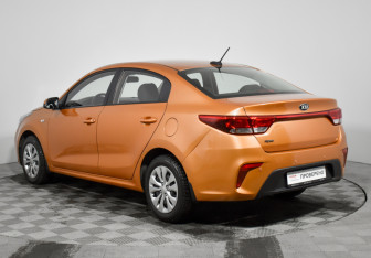Подержанный автомобиль Kia Rio Sedan 2017 года (7 фото)