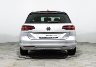 Подержанный автомобиль Volkswagen Passat Wagon 2017 года (6 фото)