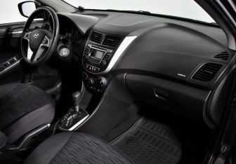 Подержанный автомобиль Hyundai Solaris Sedan 2015 года (12 фото)