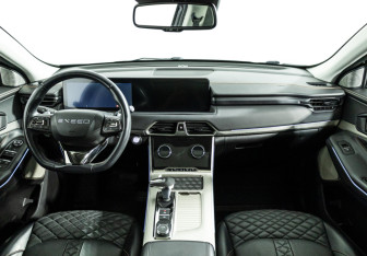 Подержанный автомобиль Exeed TXL 2023 года (13 фото)