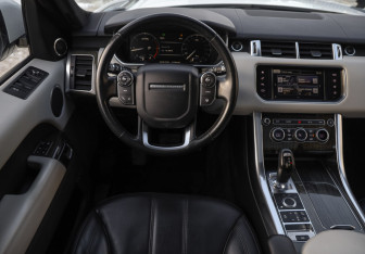 Подержанный автомобиль Land Rover Range Rover Sport 2016 года (12 фото)