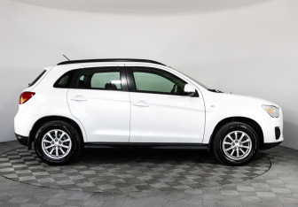 Подержанный автомобиль Mitsubishi ASX 2013 года (4 фото)