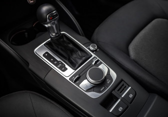 Подержанный автомобиль Audi A3 Sedan 2017 года (19 фото)