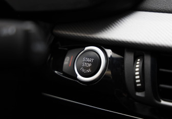 Подержанный автомобиль BMW X6 2018 года (15 фото)