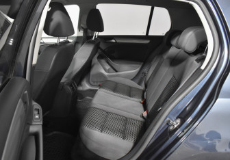 Подержанный автомобиль Volkswagen Golf Hatchback 2012 года (11 фото)
