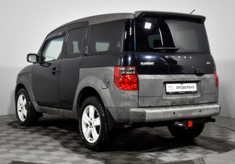Подержанный автомобиль Honda Element 2003 года (7 фото)